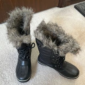 Sorel Boots - Like New Condition - Never Worn - Size 8
